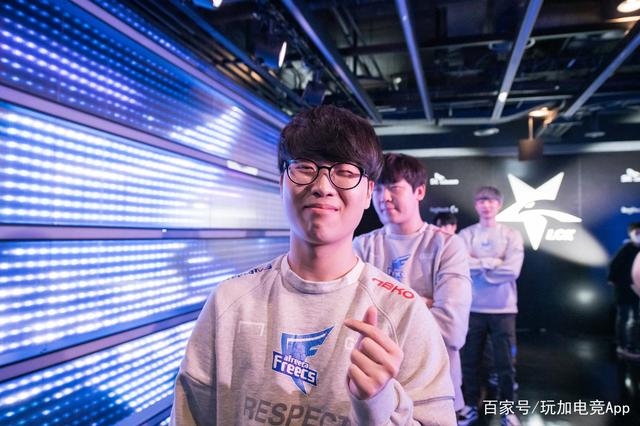 然而腰背和 然而腰背和