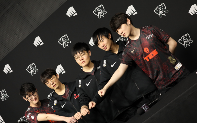 年轻且已成 年轻且已成